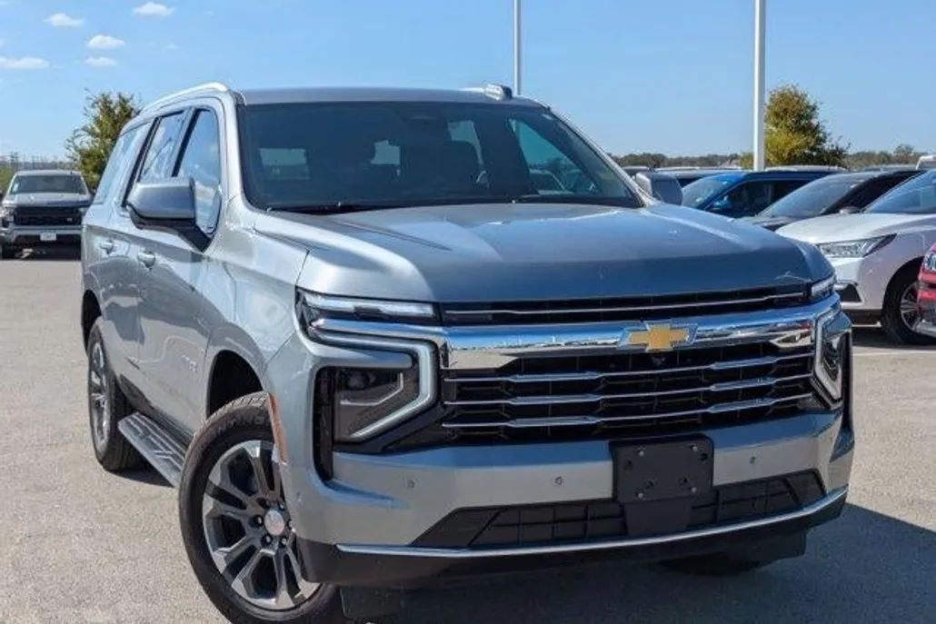 2025 Chevrolet Tahoe LT photo 1