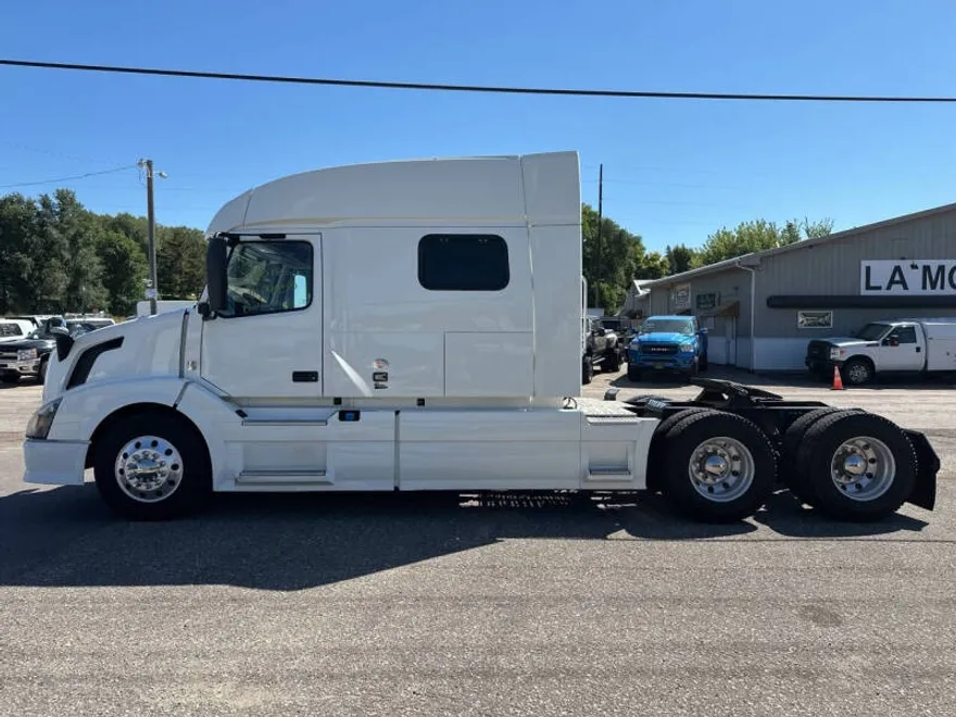 2018 Volvo Truck VNL photo 1
