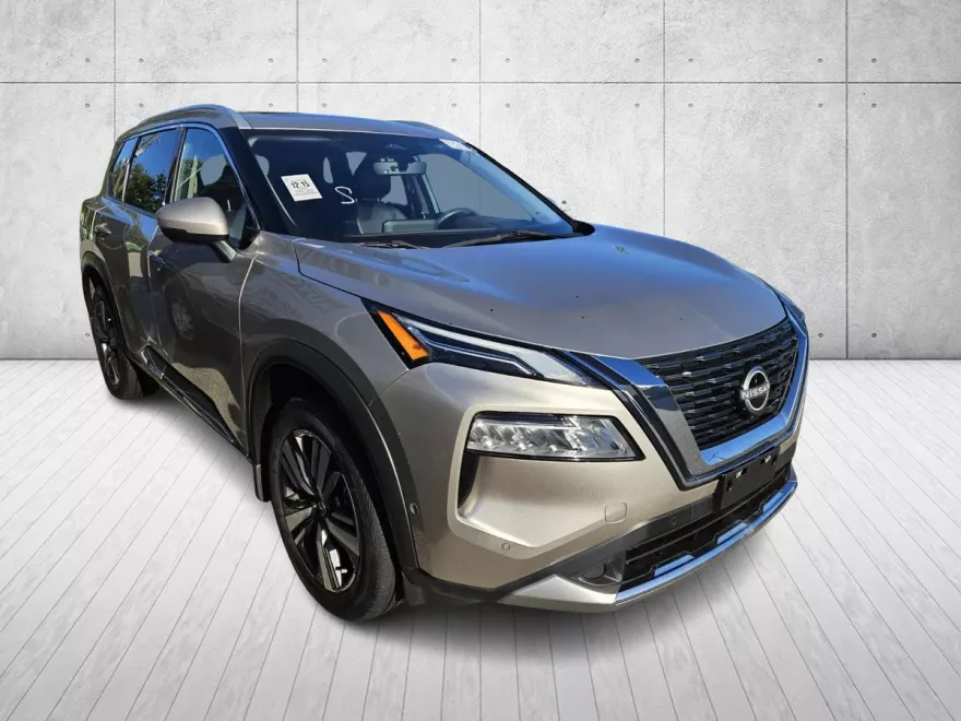 2023 Nissan Rogue Platinum photo 1
