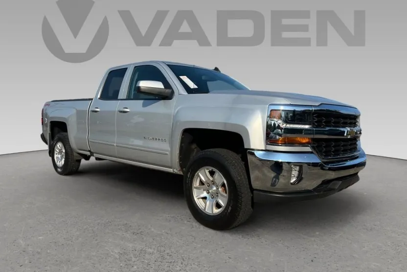 2018 Chevrolet Silverado 1500 LT photo 1