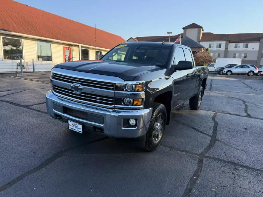 2015 Chevrolet Silverado 2500HD LT photo 1