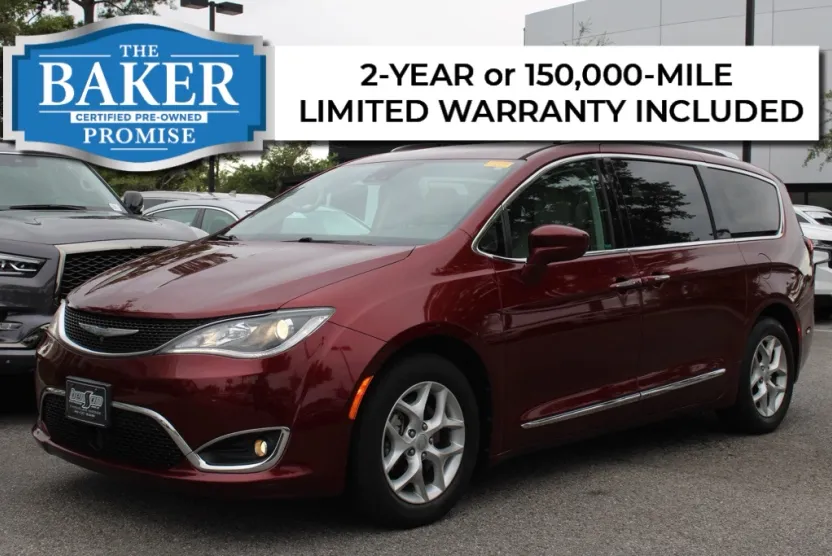 2017 Chrysler Pacifica Touring Plus photo 1