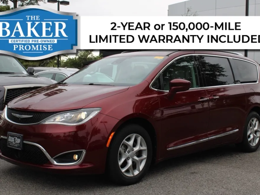 2017 Chrysler Pacifica Touring Plus photo 1