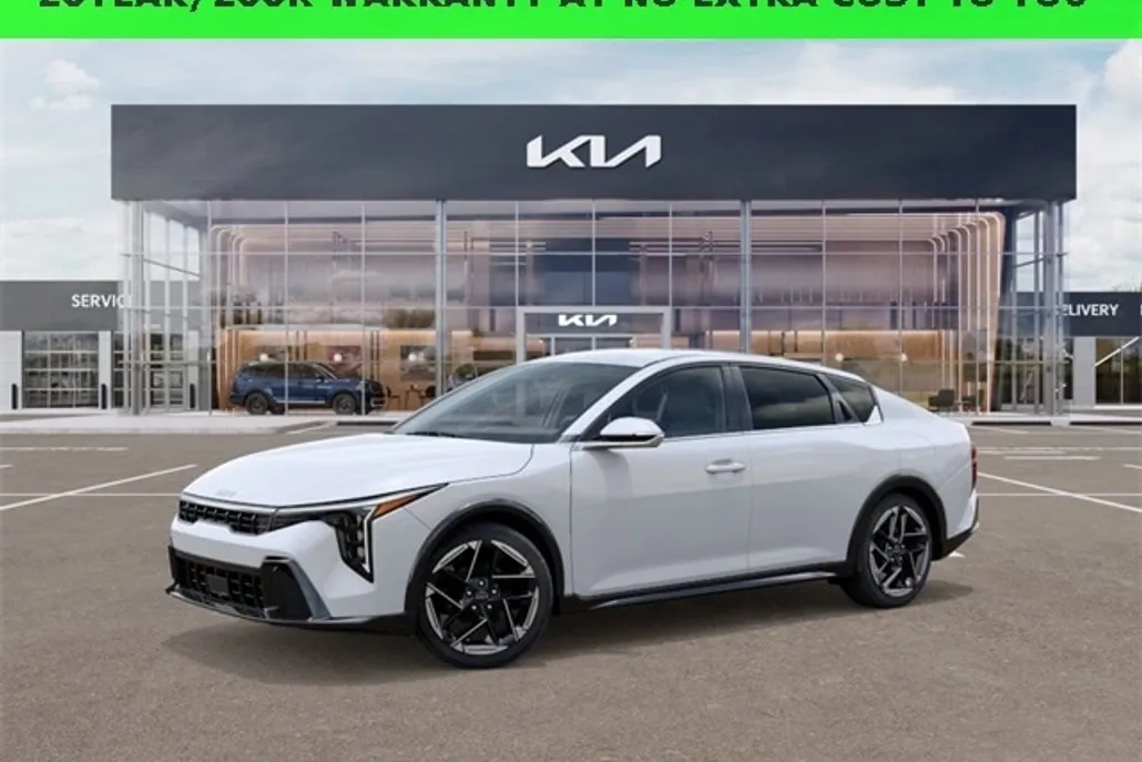 2025 Kia K4 GT-Line photo 1