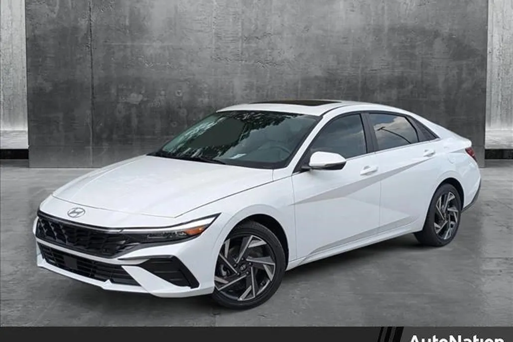 2025 Hyundai Elantra Limited photo 1