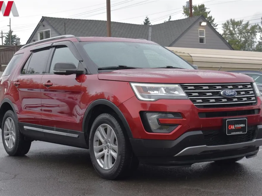 2018 Ford Explorer XLT photo 1