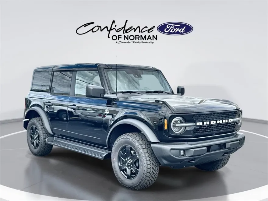 2025 Ford Bronco Outer Banks photo 1