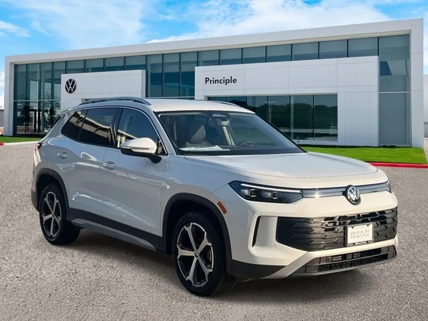 2025 Volkswagen Tiguan SE photo 1