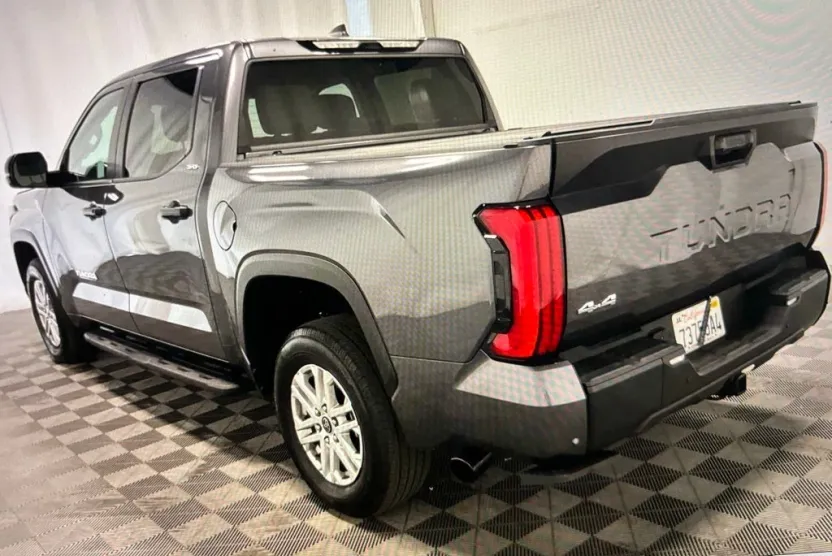 2024 Toyota Tundra SR5 photo 1