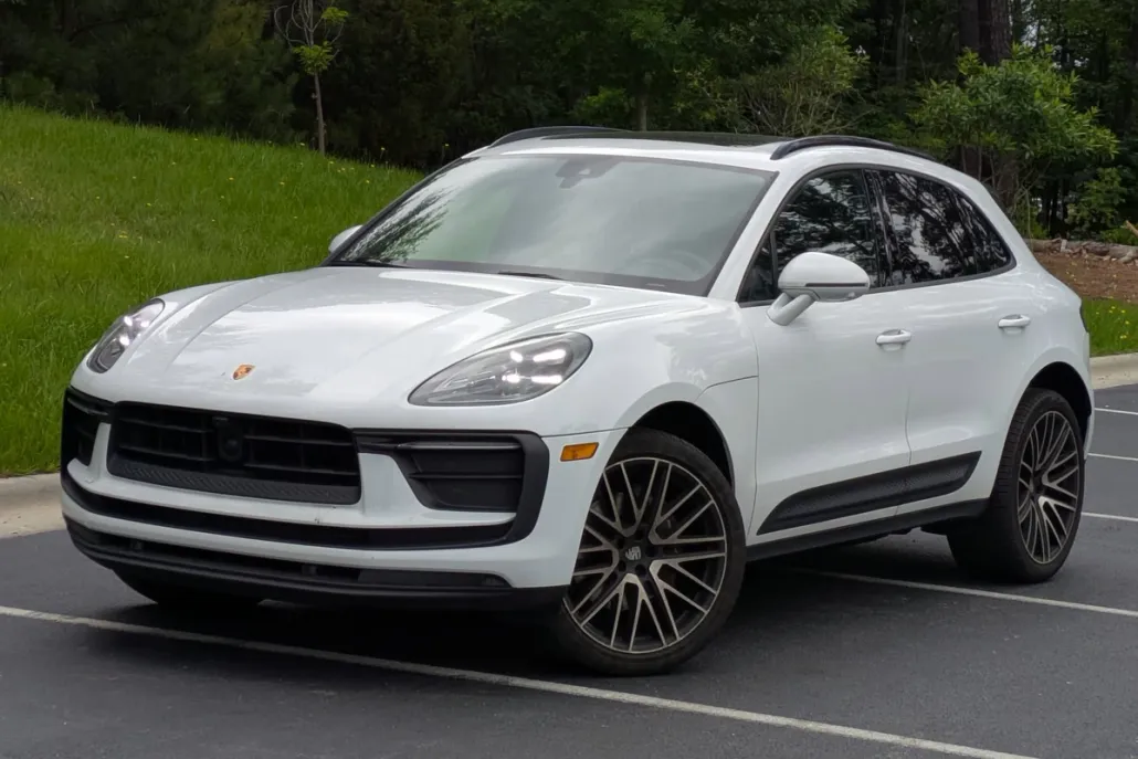 2022 Porsche Macan photo 1