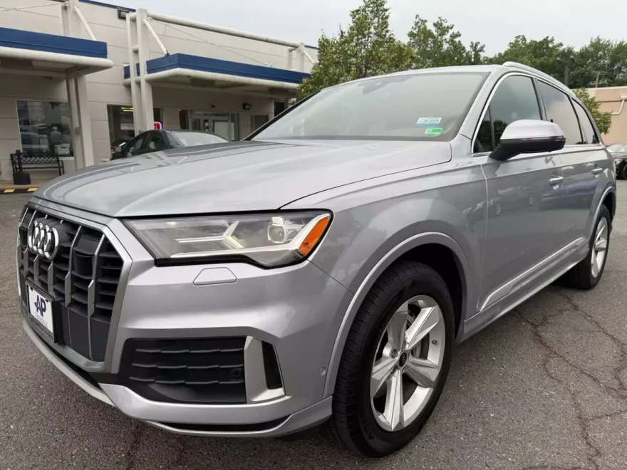 2022 Audi Q7 45 Premium Plus photo 5