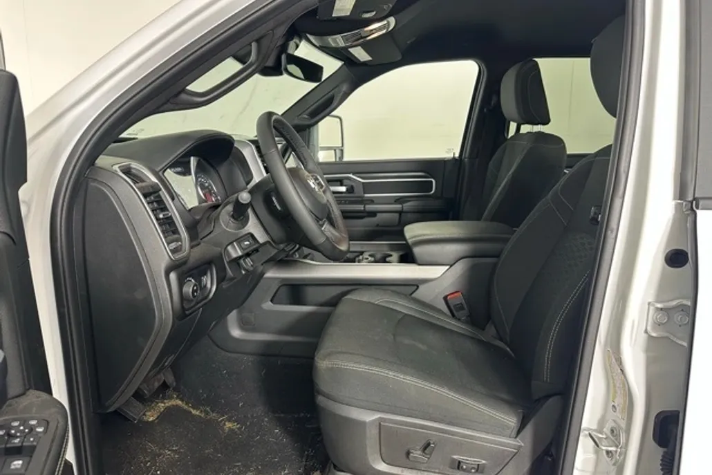 2025 Ram 2500 Big Horn photo 1