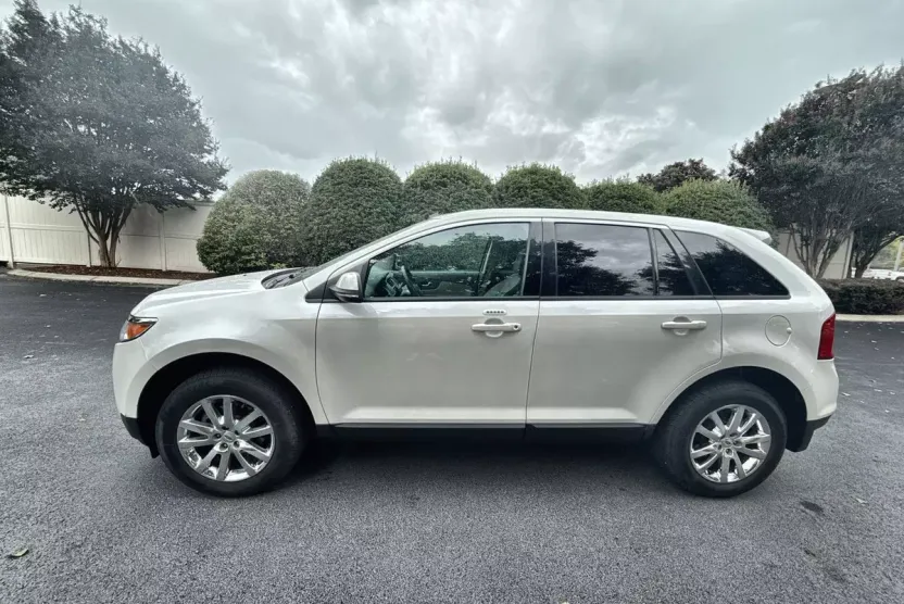 2013 Ford Edge SEL photo 1