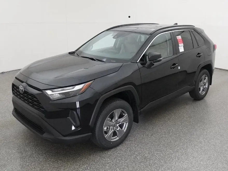 2025 Toyota RAV4 XLE photo 1
