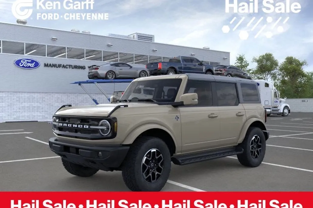 2025 Ford Bronco Outer Banks photo 1