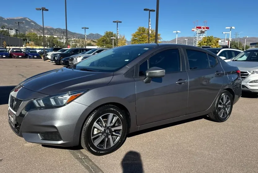 2021 Nissan Versa 1.6 SV photo 1