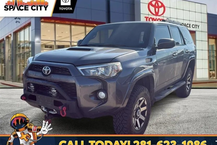 2019 Toyota 4Runner TRD Off-Road Premium photo 1