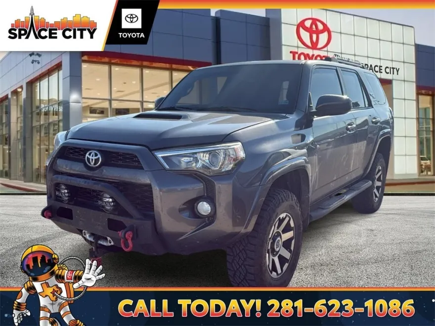 2019 Toyota 4Runner TRD Off-Road Premium photo 1
