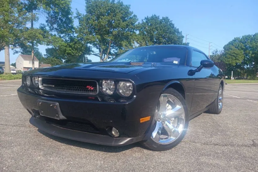 2013 Dodge Challenger R/T photo 1