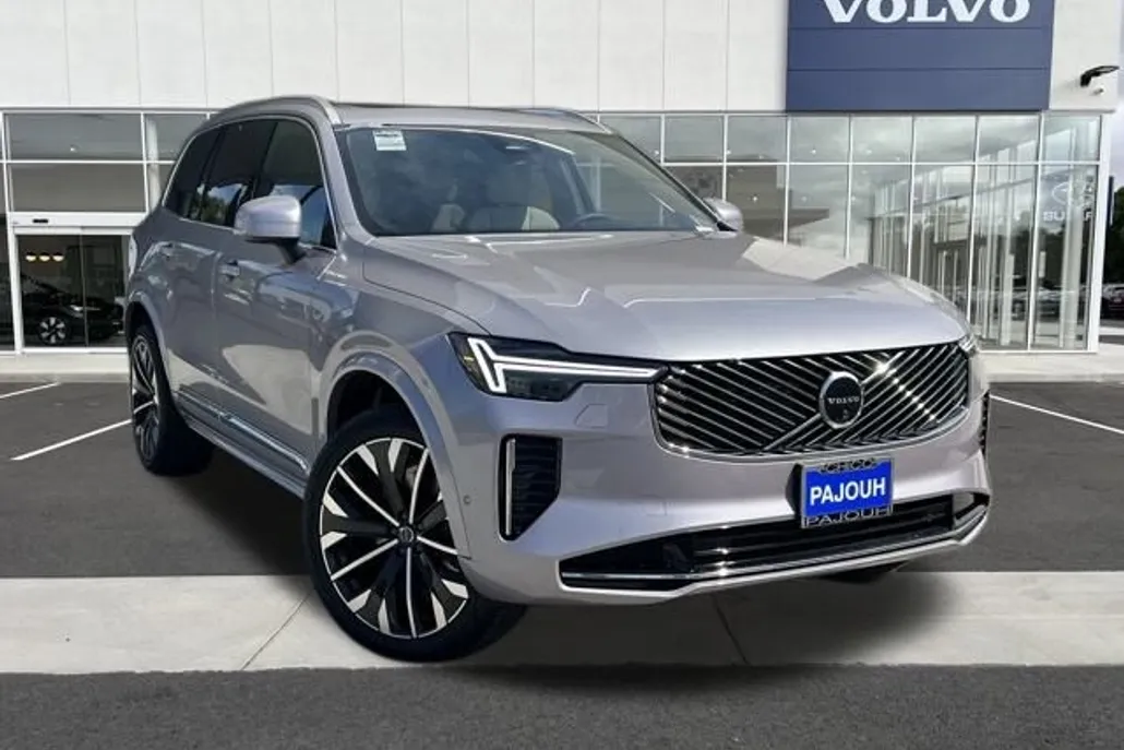 2026 Volvo XC90 B5 Plus photo 1