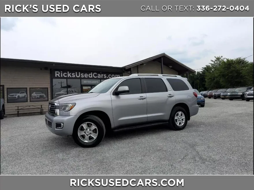 2019 Toyota Sequoia SR5 photo 1