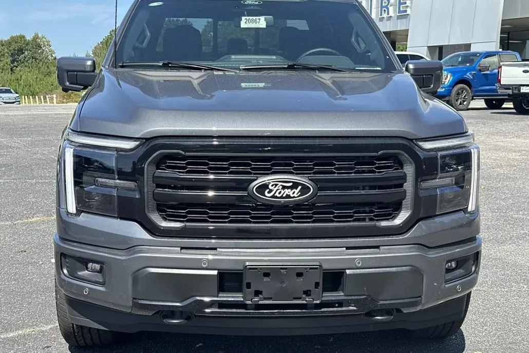 2025 Ford F-150 Lariat photo 1
