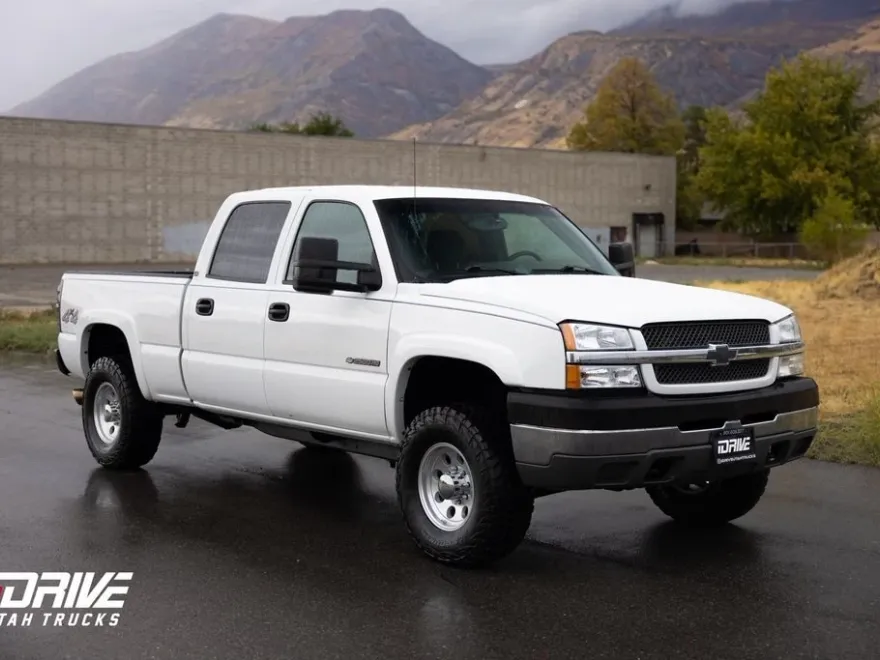 2004 Chevrolet Silverado 2500HD LS photo 1