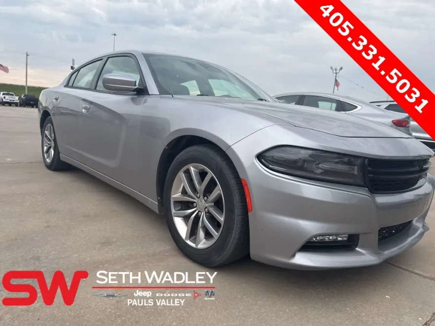 2015 Dodge Charger SXT photo 1
