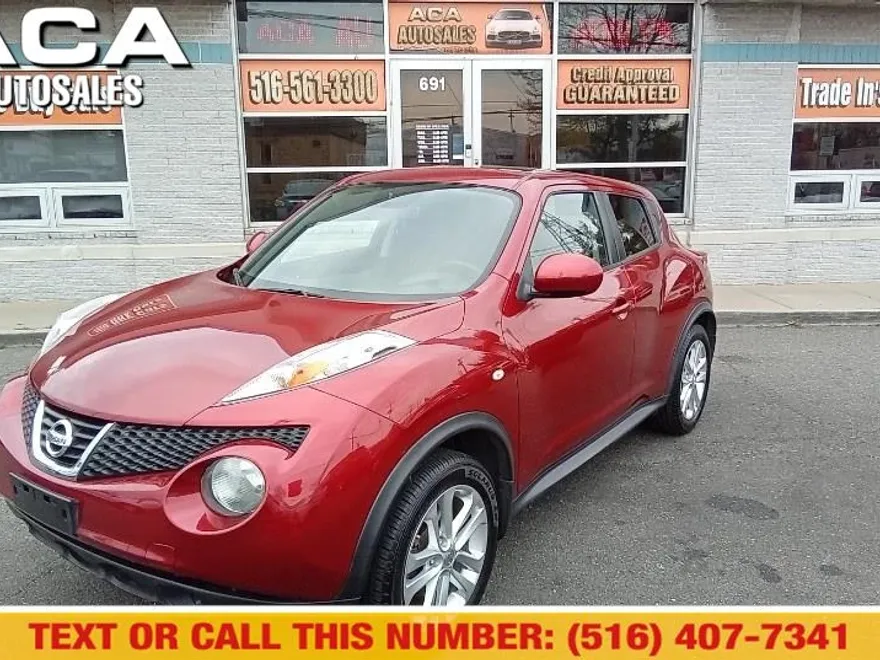 2014 Nissan Juke SV photo 1