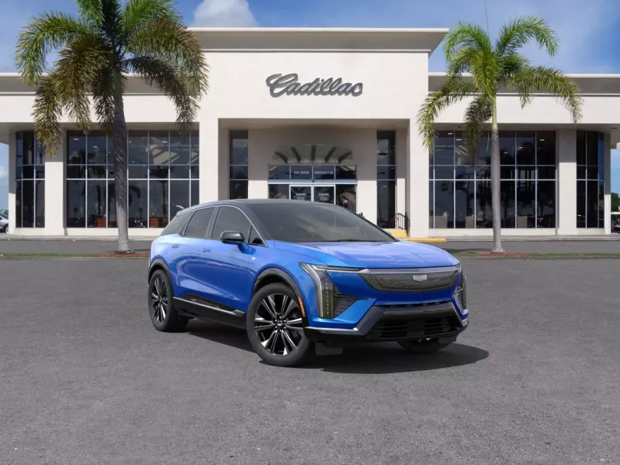 2025 Cadillac Optiq Luxury photo 1
