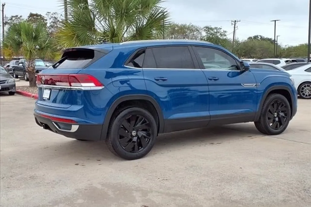 2025 Volkswagen Atlas Cross Sport SE Technology photo 1