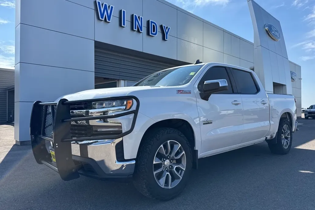 2022 Chevrolet Silverado 1500 LT photo 1