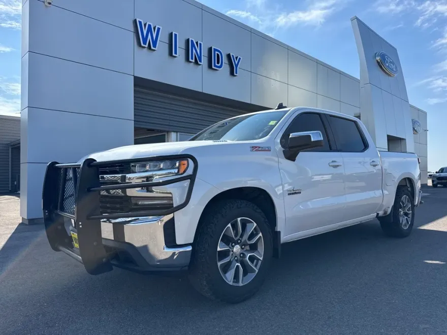 2022 Chevrolet Silverado 1500 LT photo 1