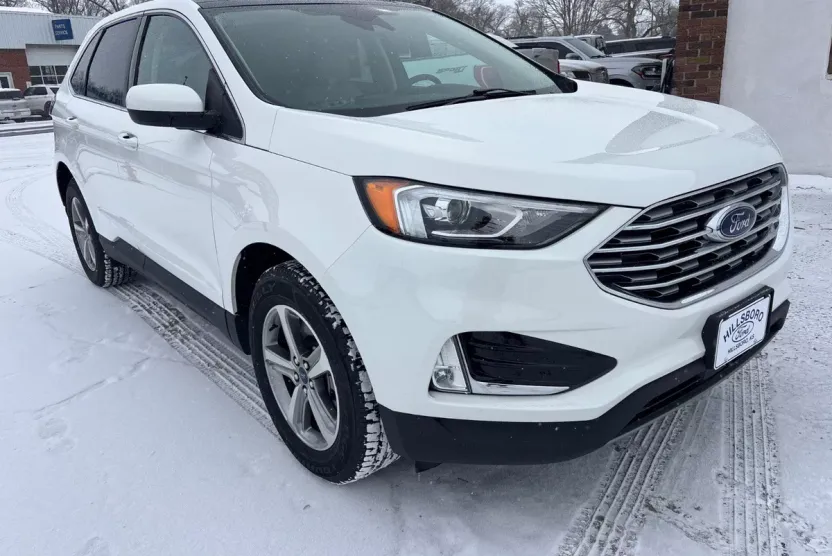 2021 Ford Edge SEL photo 1