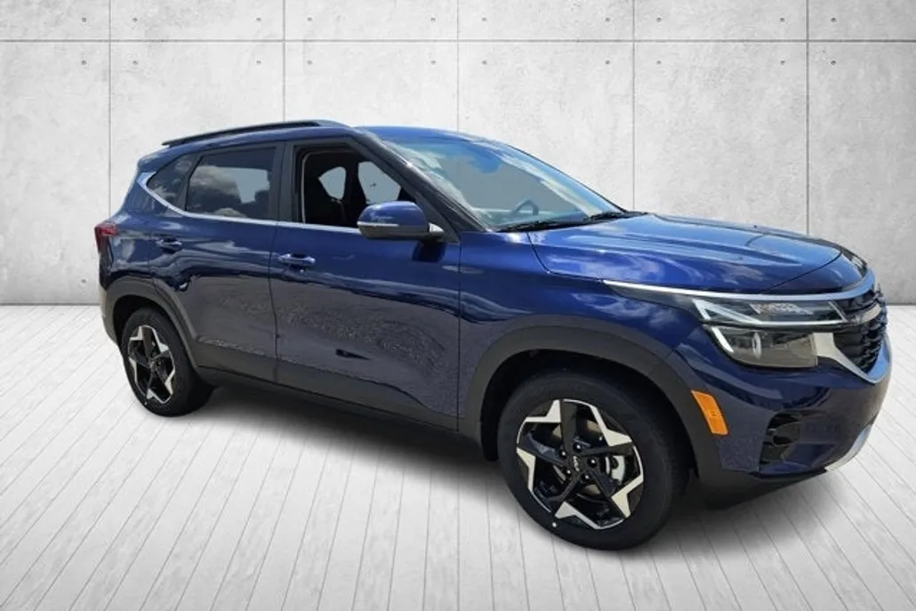 2025 Kia Seltos EX photo 1