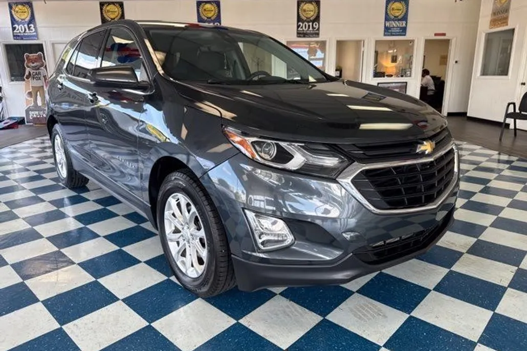 2020 Chevrolet Equinox LT photo 1