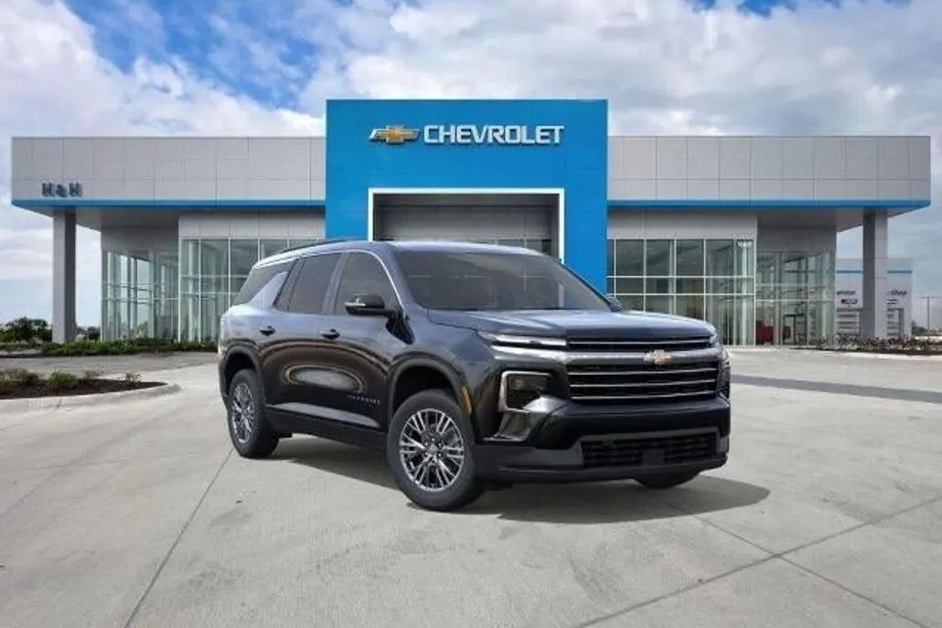 2025 Chevrolet Traverse photo 1