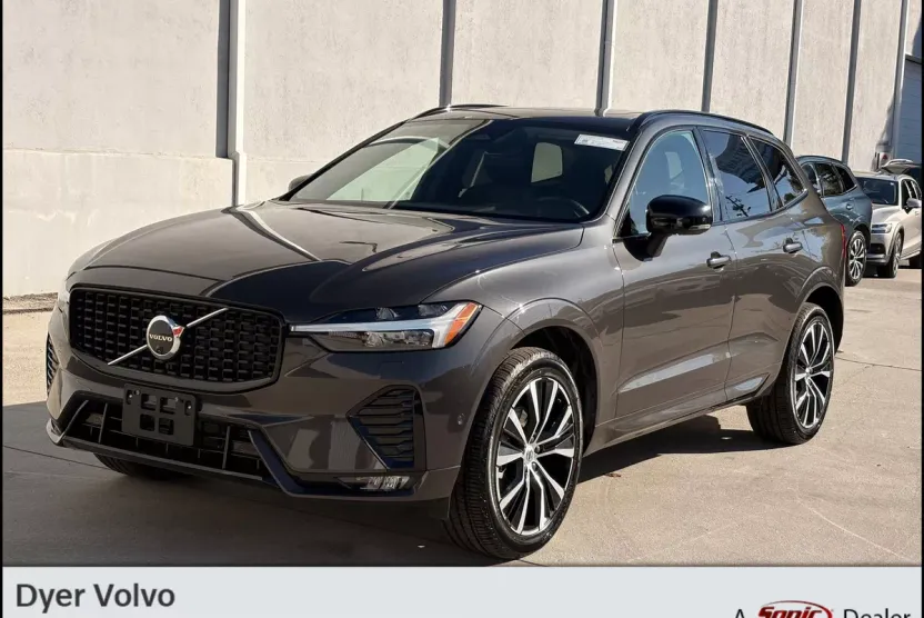 2025 Volvo XC60 Plus photo 1