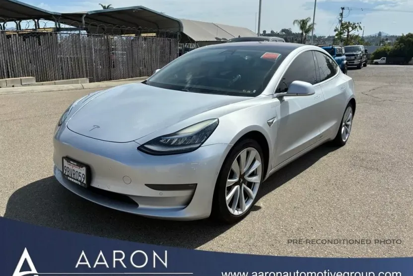 2018 Tesla Model 3 Long Range photo 1