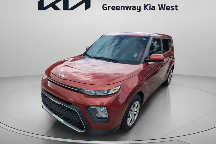 2022 Kia Soul LX photo 1