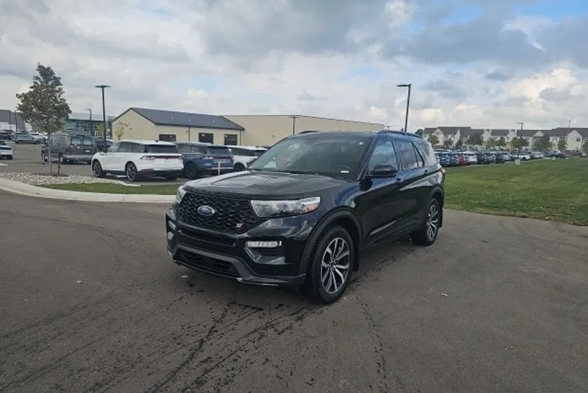 2020 Ford Explorer ST photo 1