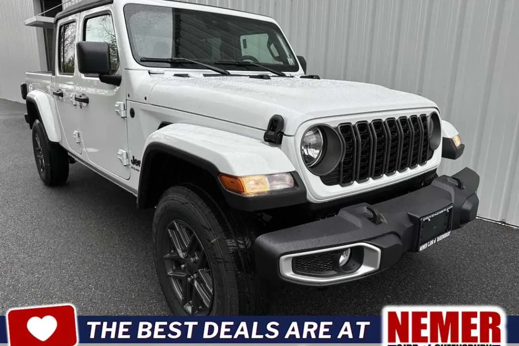 2025 Jeep Gladiator Sport S photo 1