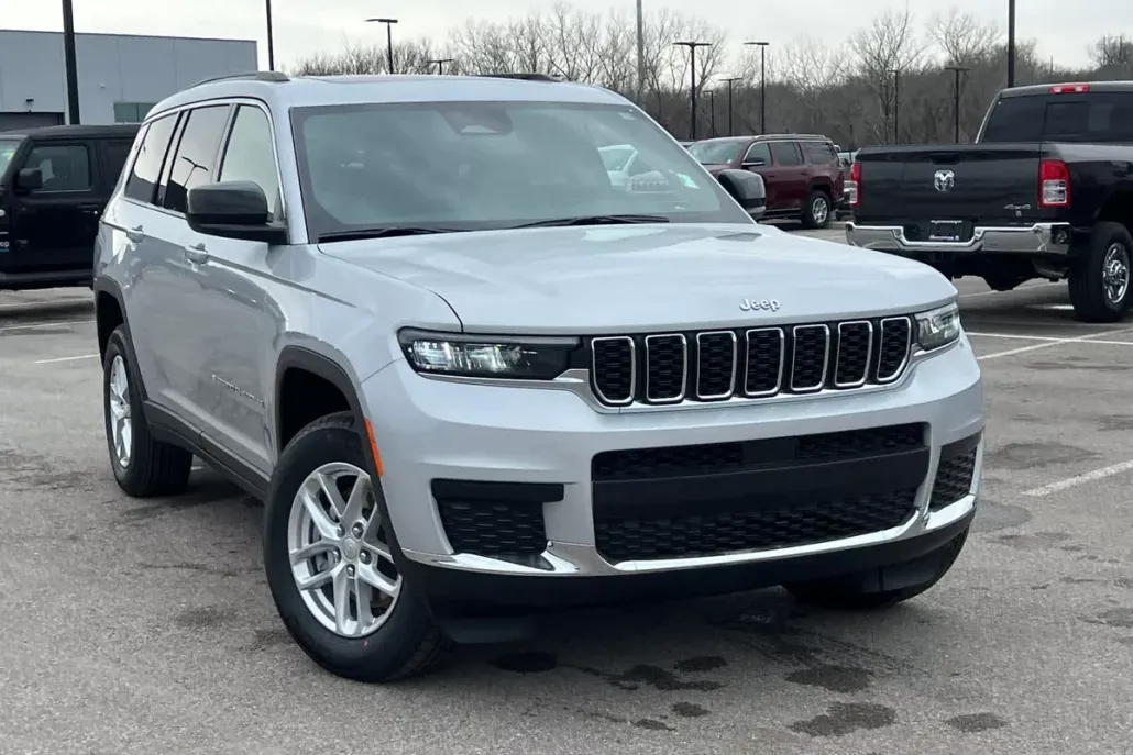 2025 Jeep Grand Cherokee Laredo X photo 1