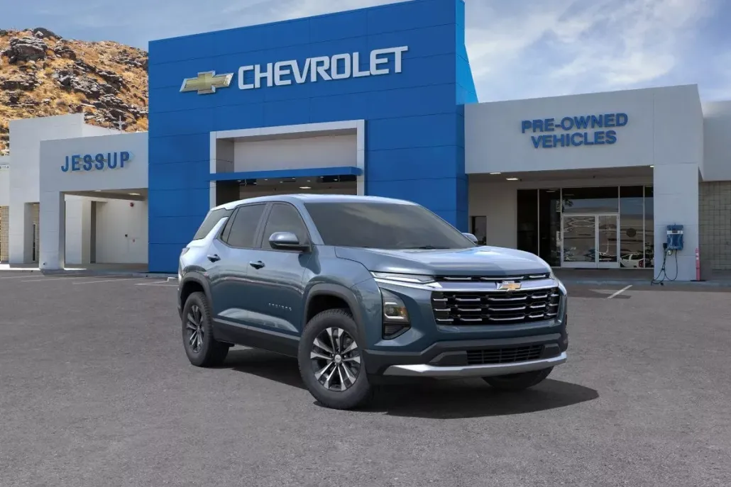 2025 Chevrolet Equinox LT photo 1