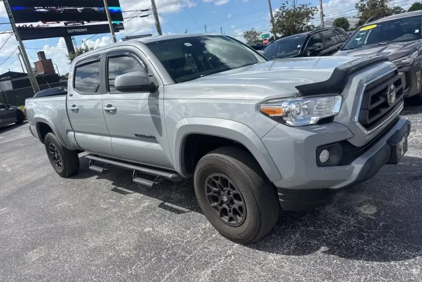 2021 Toyota Tacoma SR5 V6 photo 1