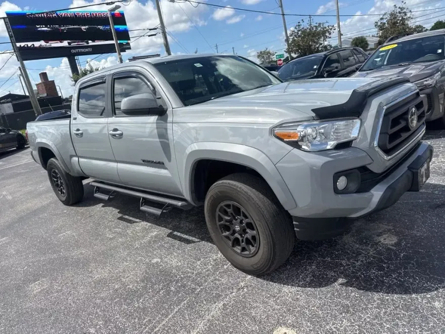 2021 Toyota Tacoma SR5 V6 photo 1