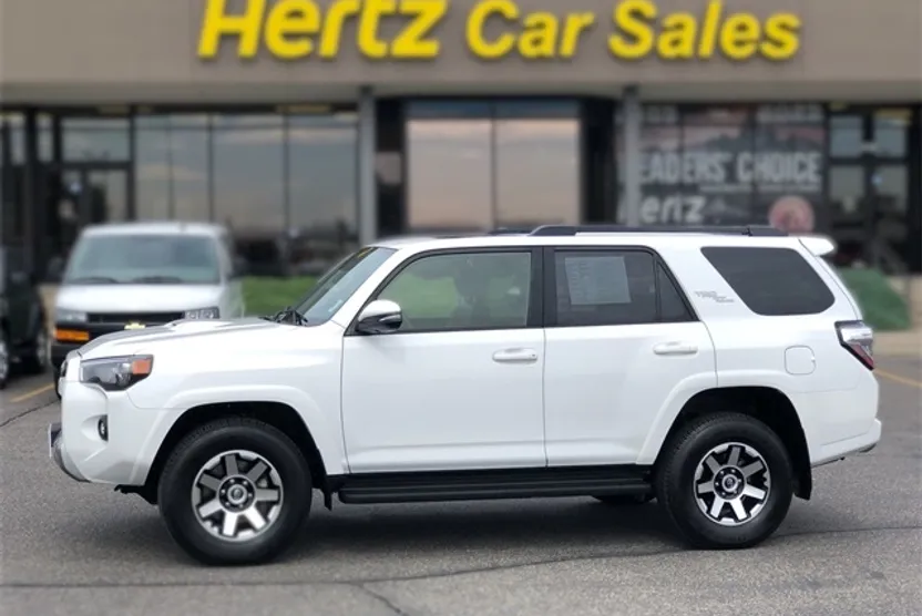 2024 Toyota 4Runner TRD Off-Road Premium photo 1
