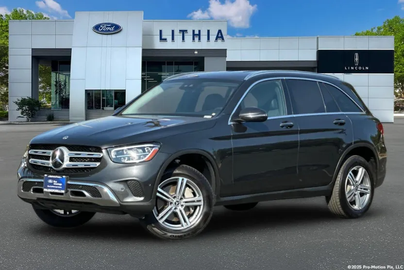 2022 Mercedes Benz GLC 300 photo 1