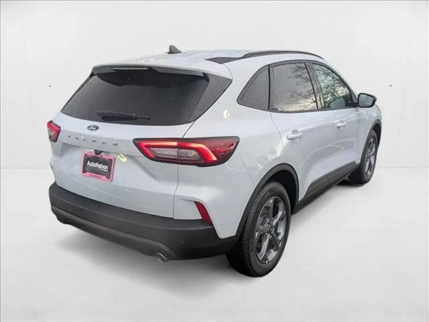2025 Ford Escape ST-Line photo 1