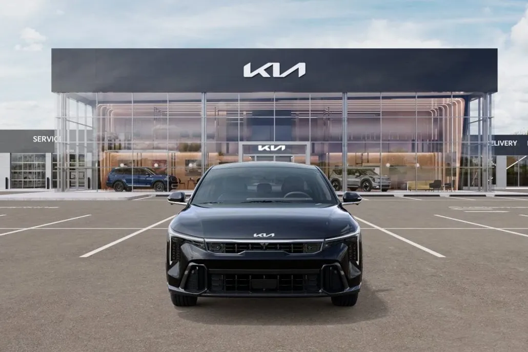 2025 Kia K4 GT-Line Turbo photo 1